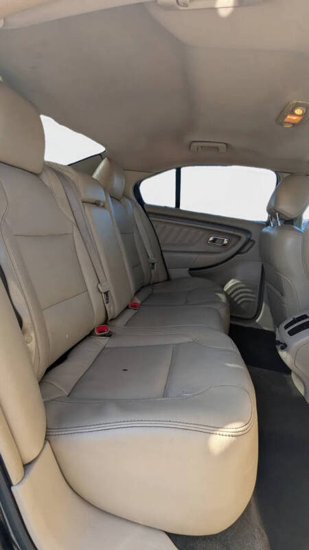 2014 Ford Taurus SEL