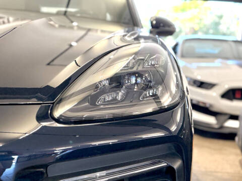 2022 Porsche Cayenne Platinum Edition