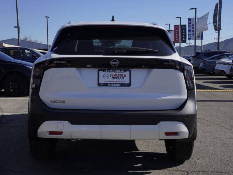 2026 Nissan Kicks SV