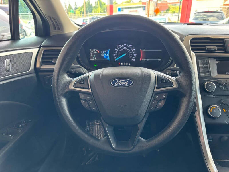 2018 Ford Fusion SE
