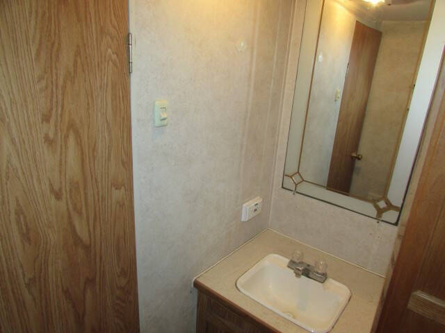 2004 GULF STREA CONQUEST 3