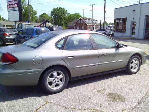 2004 Ford Taurus SE