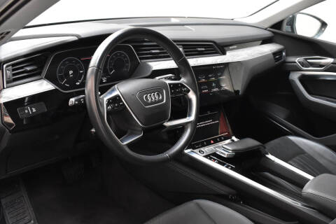 2021 Audi e-tron quattro Premium Plus