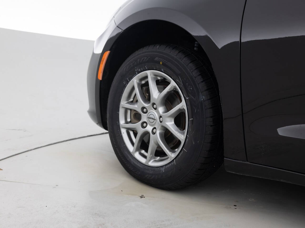 Used Car 2021 Chrysler Pacifica  Touring 4dr Mini Van For Sale Under $20,000 In Coal City, Illinois