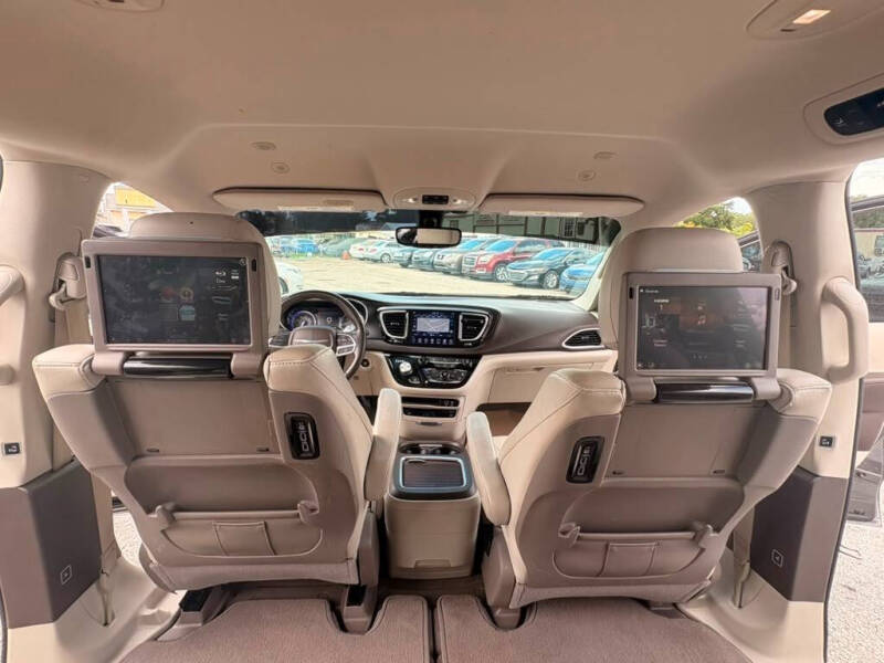 2020 Chrysler Pacifica Touring L Plus