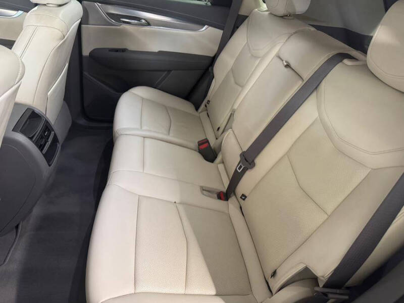 2022 Cadillac XT5 Premium Luxury