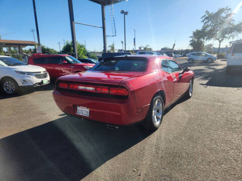 2012 Dodge Challenger SXT