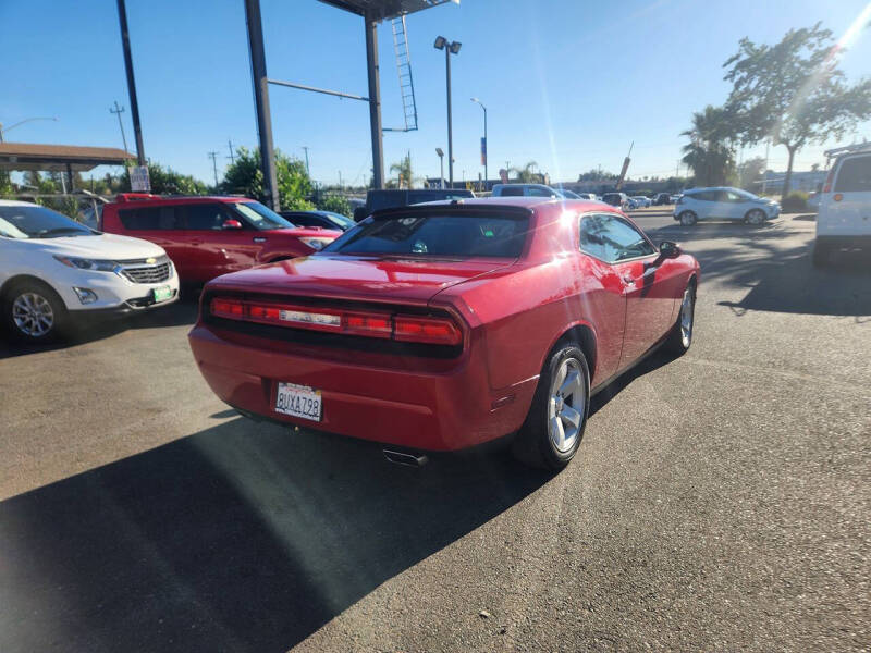 2012 Dodge Challenger SXT