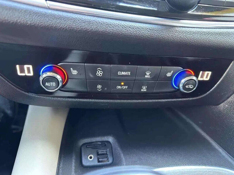 2020 Buick Enclave Essence