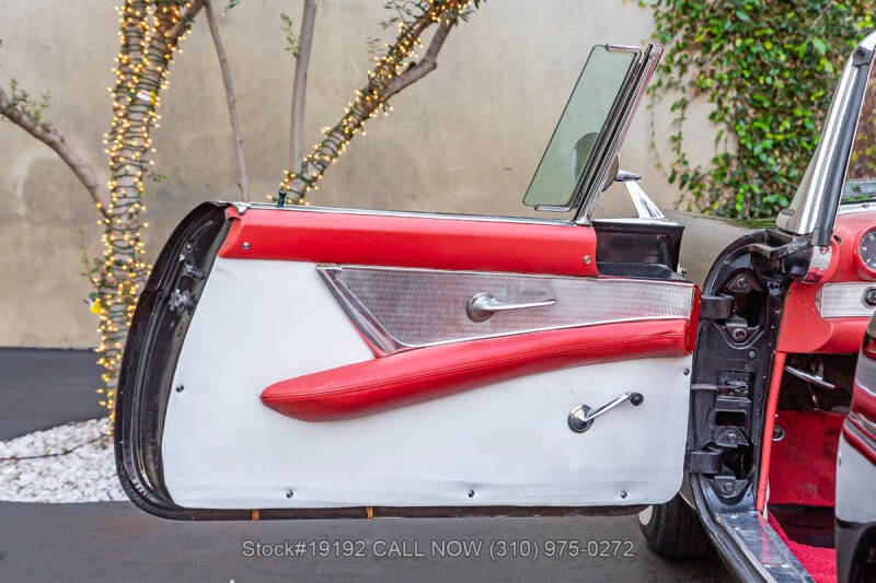 1956 Ford Thunderbird