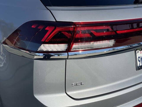 2024 Volkswagen Atlas Cross Sport SEL R-Line 4Motion