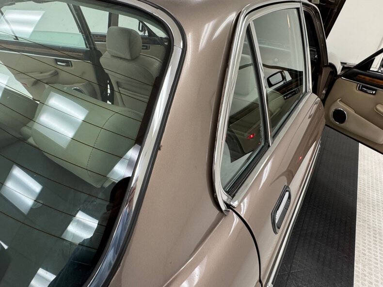 1986 Jaguar XJ-Series XJ6 Vanden Plas