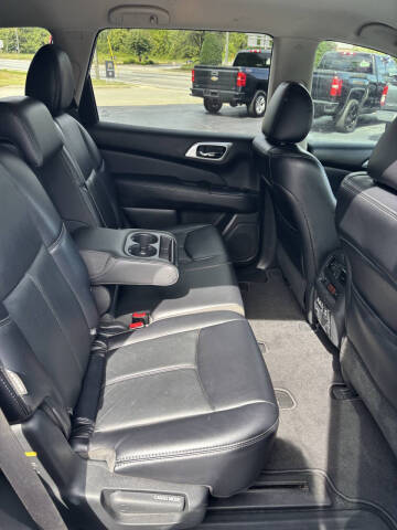 2019 Nissan Pathfinder SL