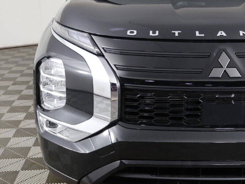 2026 Mitsubishi Outlander LE