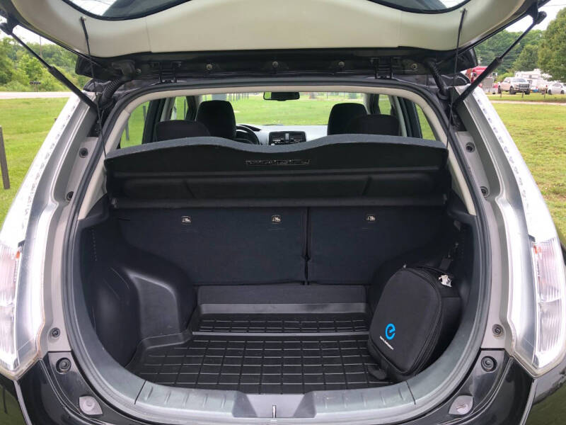 2016 Nissan LEAF SV