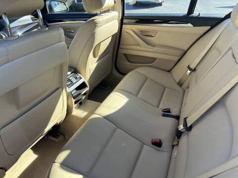 2015 BMW 5 Series 528i