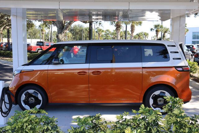 2025 Volkswagen ID. Buzz Pro S Plus