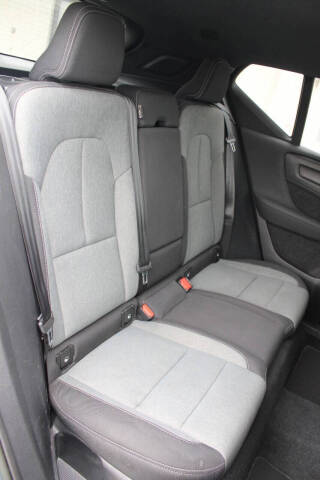2023 Volvo XC40 B5 Core
