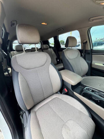 2019 Hyundai Santa Fe SE 2.4L