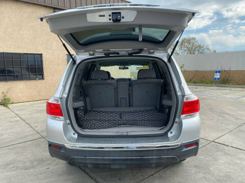 2013 Toyota Highlander SE