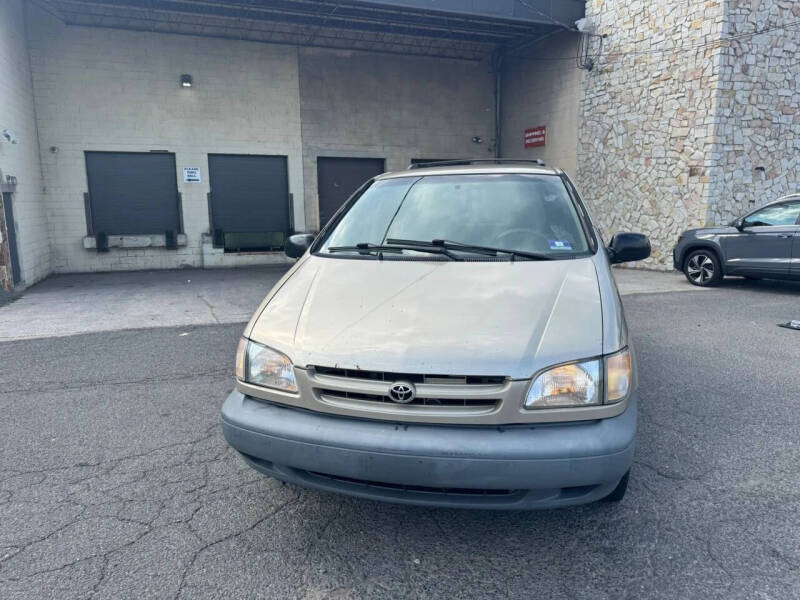 2000 Toyota Sienna