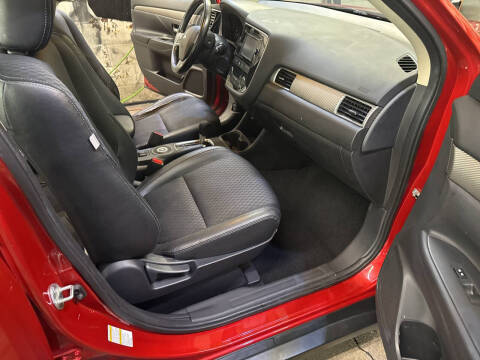 2015 Mitsubishi Outlander SE