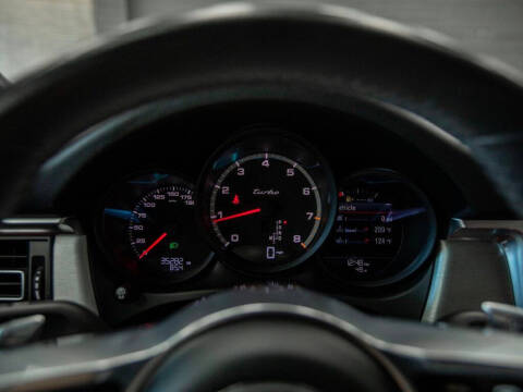2021 Porsche Macan Turbo
