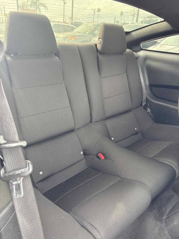 2011 Ford Mustang V6