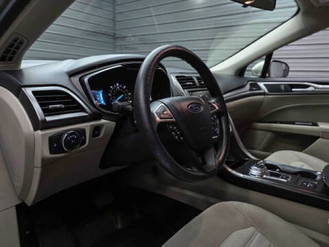2017 Ford Fusion Hybrid SE