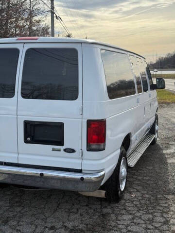 2013 Ford E-Series E-350 SD XLT