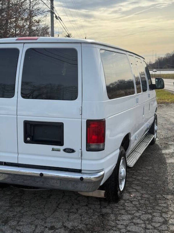 2013 Ford E-Series E-350 SD XL