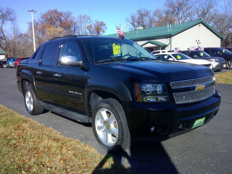 2013 Chevrolet Avalanche LT photo 3