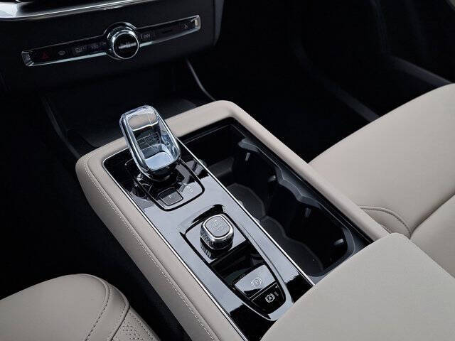 2026 Volvo XC90 T8 Plus 7P