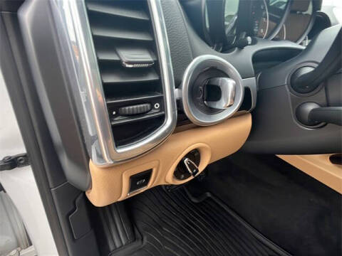 2014 Porsche Cayenne Platinum