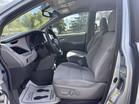 2015 Toyota Sienna LE Mobility 7-Passenger