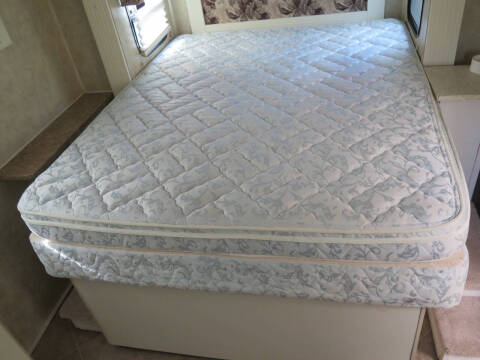 2006 Dutchmen RV Adirondack