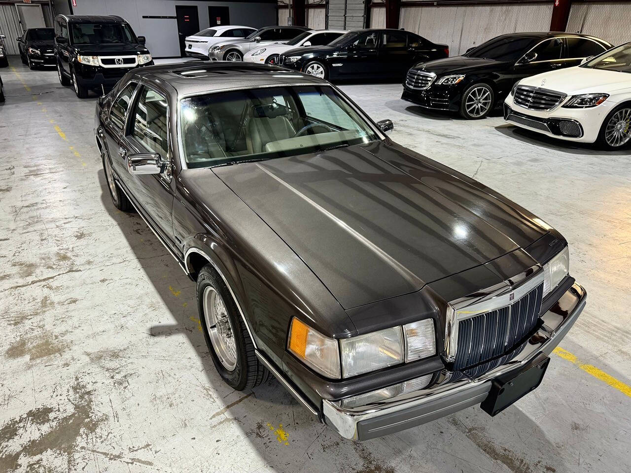 1992 Lincoln Mark VII for sale at Carnival Car Company in Victoria, TX