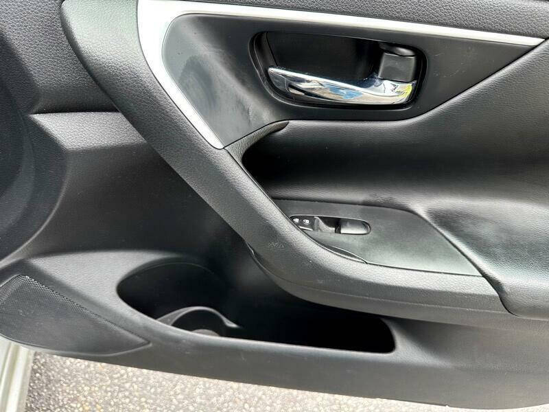 2016 Nissan Altima 2.5 SR