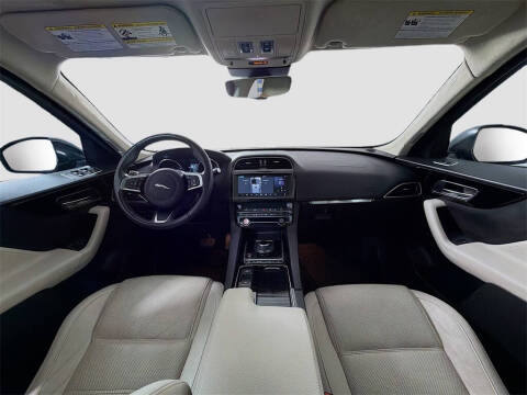 2020 Jaguar F-PACE 25t Prestige