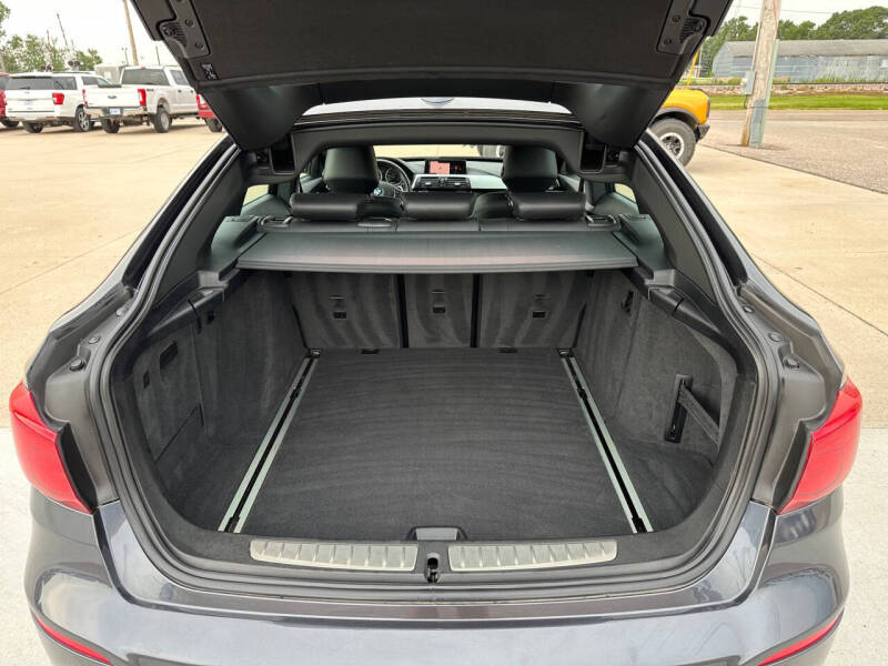 2018 BMW 3 Series 330i xDrive Gran Turismo