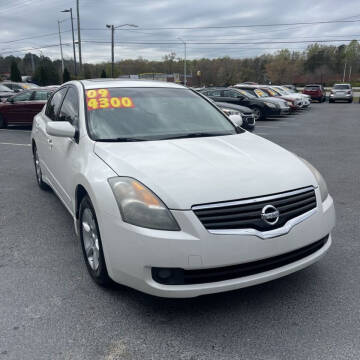 2009 Nissan Altima for sale at Auto Bella Inc. in Clayton NC