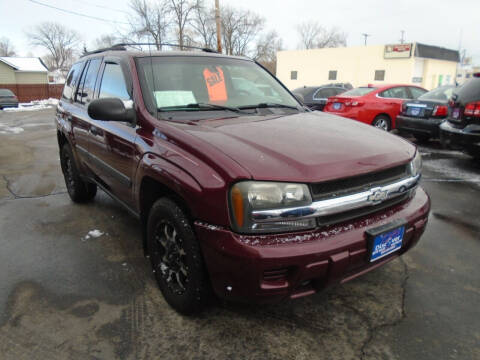 2005 Chevrolet TrailBlazer for sale at DISCOVER AUTO SALES in Racine WI