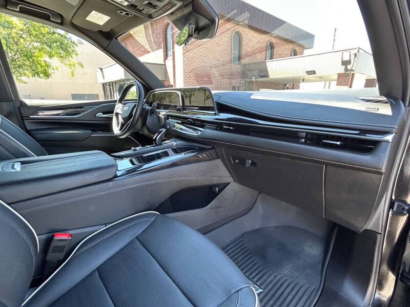 2023 Cadillac Escalade Sport