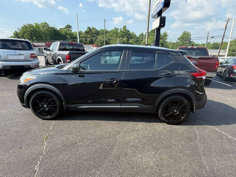 2020 Nissan Kicks SR