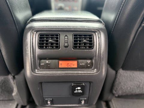 2017 Nissan Pathfinder SL