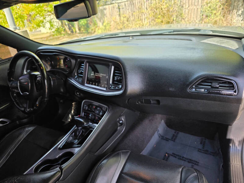 2018 Dodge Challenger SXT Plus