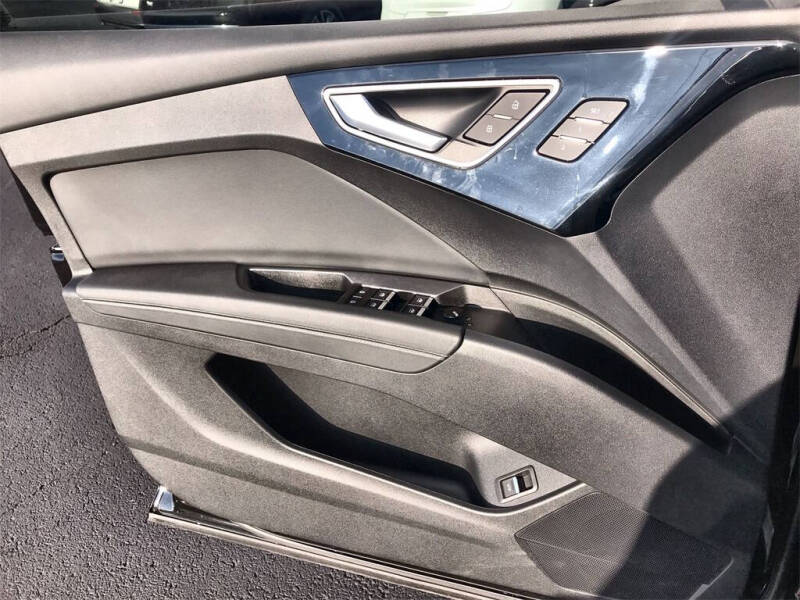 2024 Audi Q4 e-tron quattro Premium Plus 55