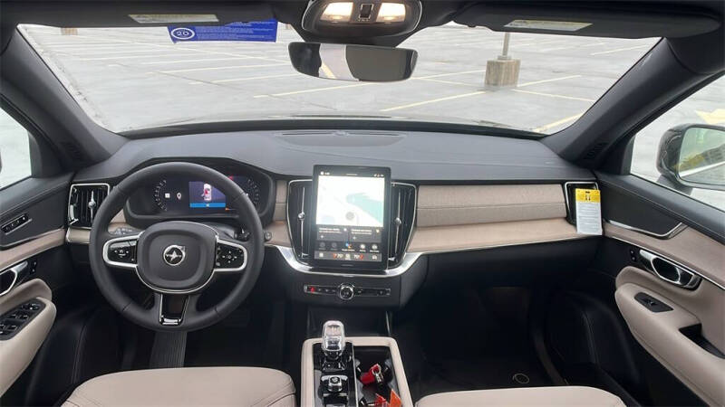 2026 Volvo XC90 B6 Plus 7P