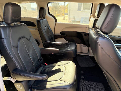 2020 Chrysler Pacifica Touring L