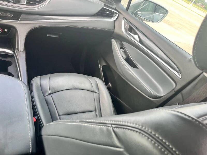 2020 Buick Enclave Essence